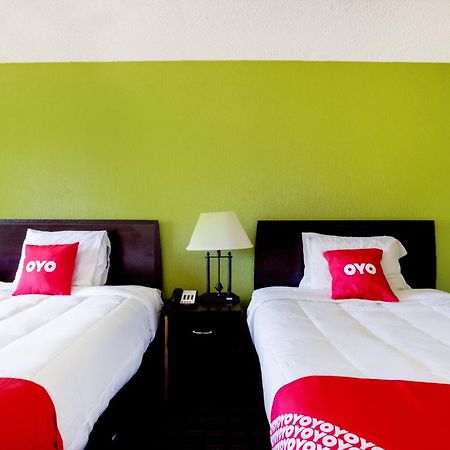 Oyo Hotel Pensacola I-10 & Hwy 29 Ferry Pass Bagian luar foto