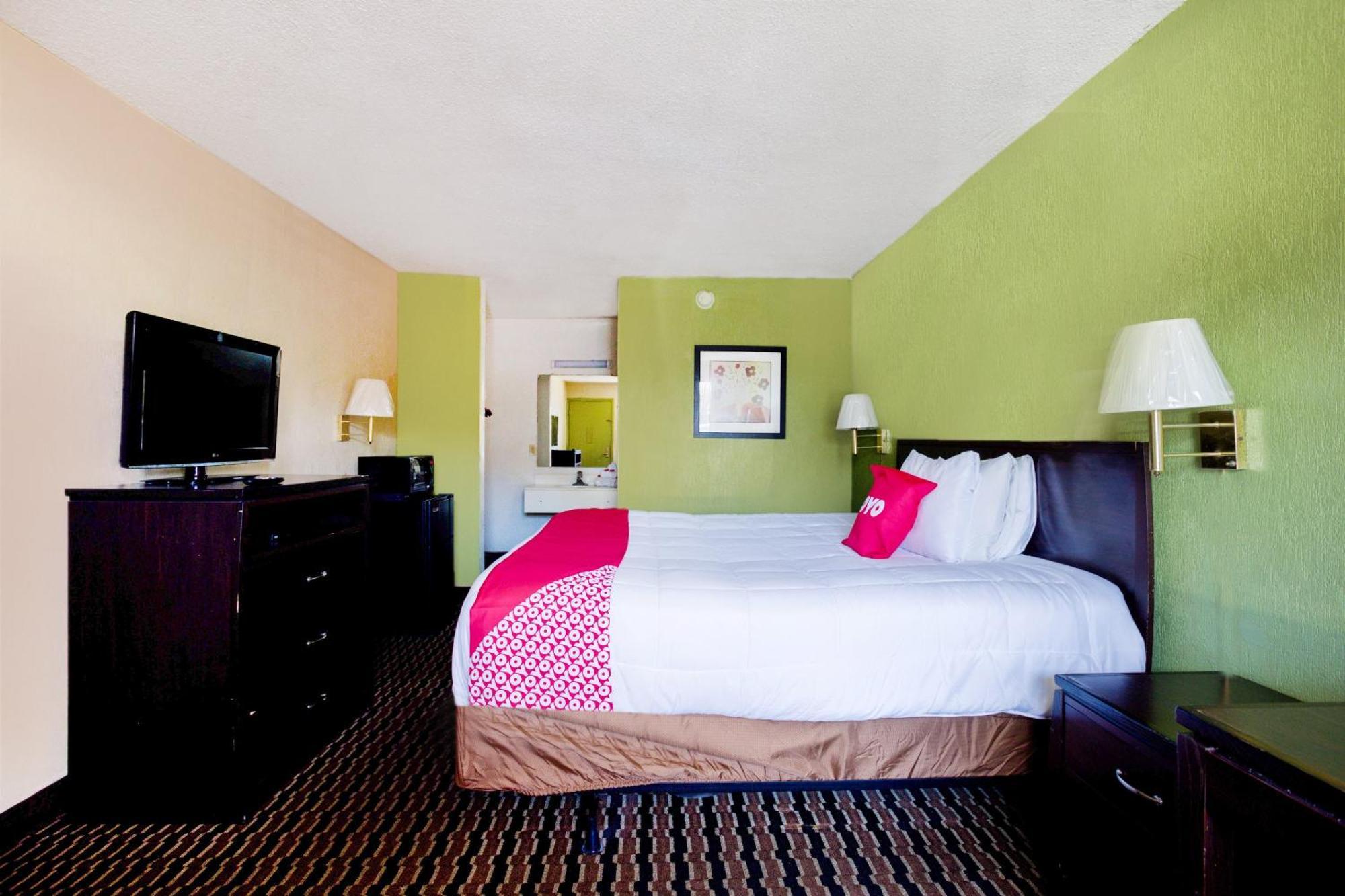 Oyo Hotel Pensacola I-10 & Hwy 29 Ferry Pass Bagian luar foto
